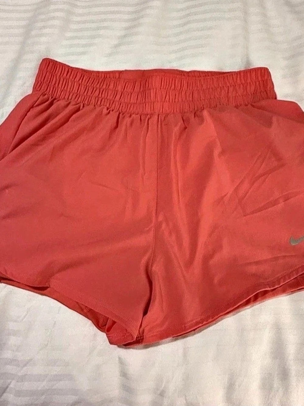 Nike Dri-FIT Athletic Shorts in Coral - Size Medium